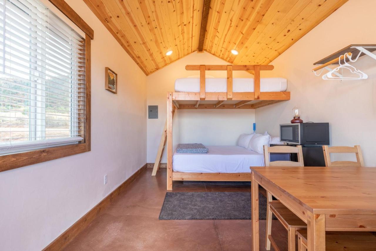 Gooseberry Lodges Zion National Park Area Apple Valley Экстерьер фото